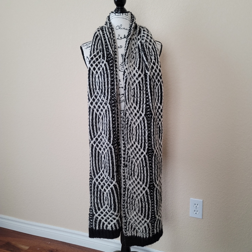 Madison 88 Scarf